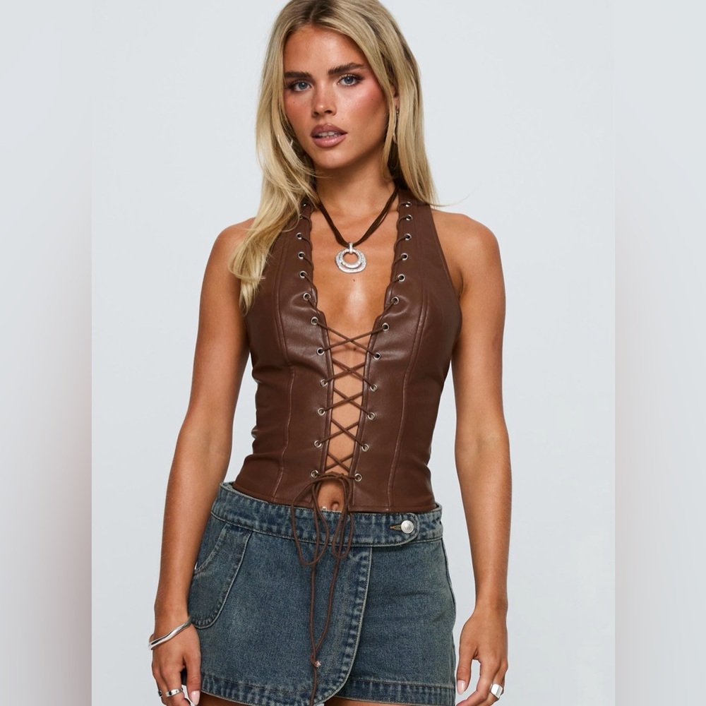 Princess Polly Light On Tie Up Leather Top in Chocolate